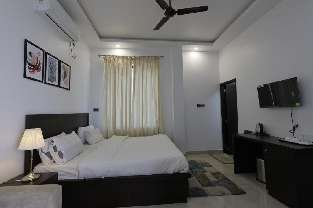 The White Lotus Hotel Gaya Exterior photo